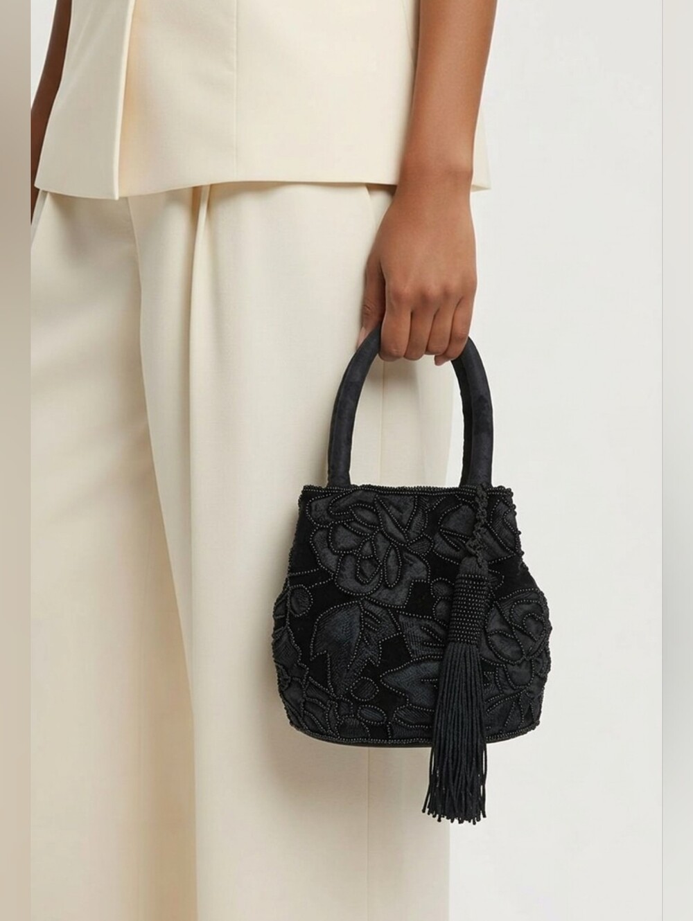 Vintage JEANNE LOTTIE Elegant Black Beaded Floral Tassel Top-Handle Bag